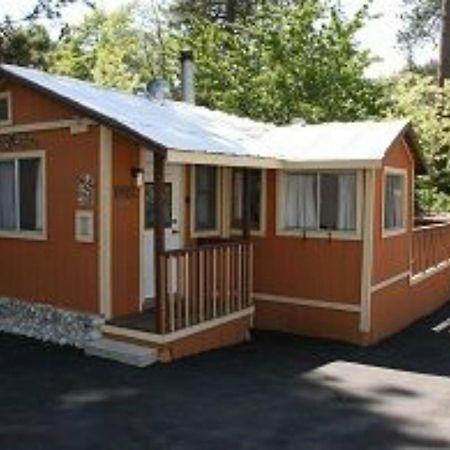 Sleepy Hollow Cabins And Hotel Crestline Esterno foto