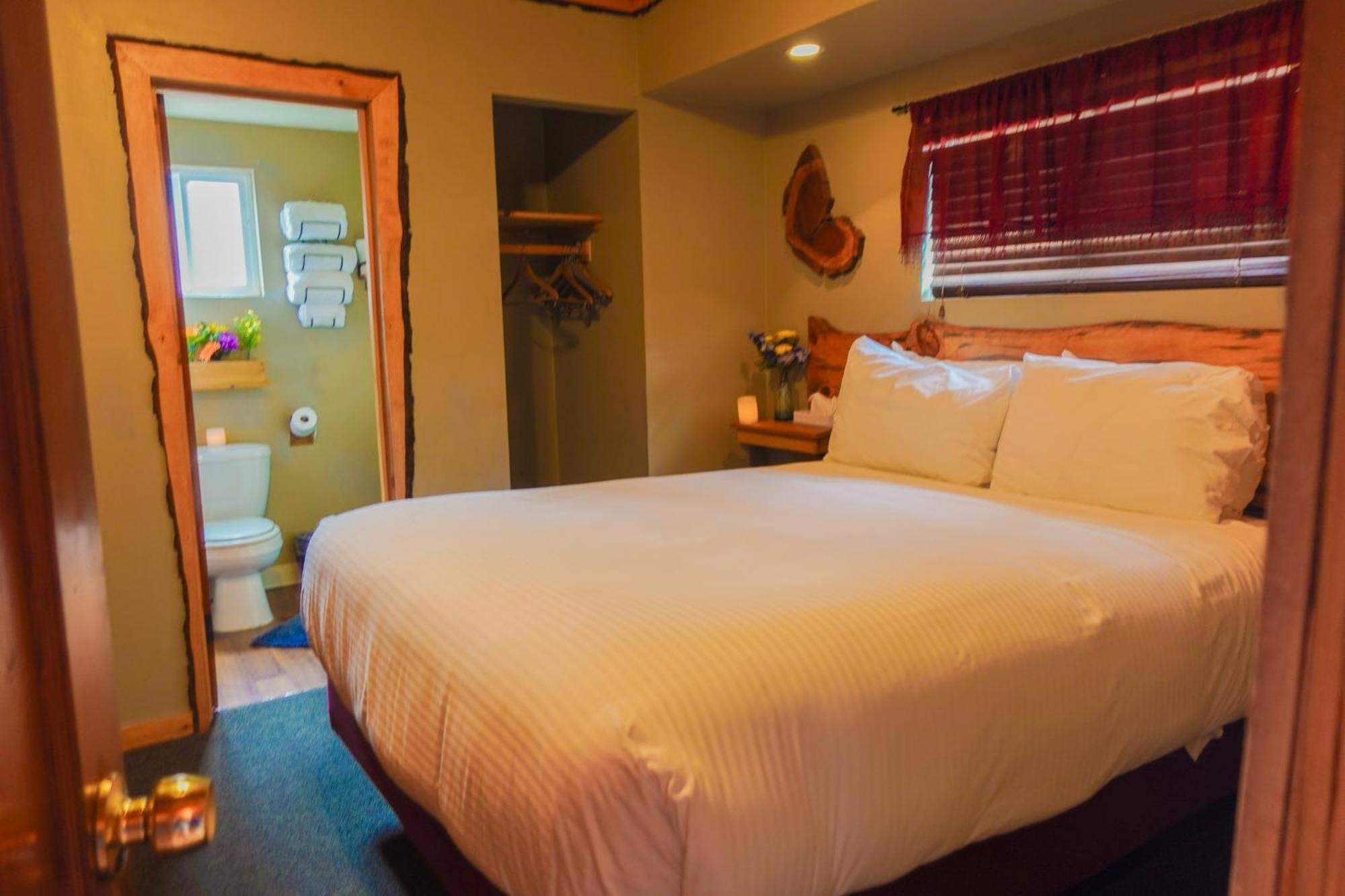 Sleepy Hollow Cabins And Hotel Crestline Esterno foto