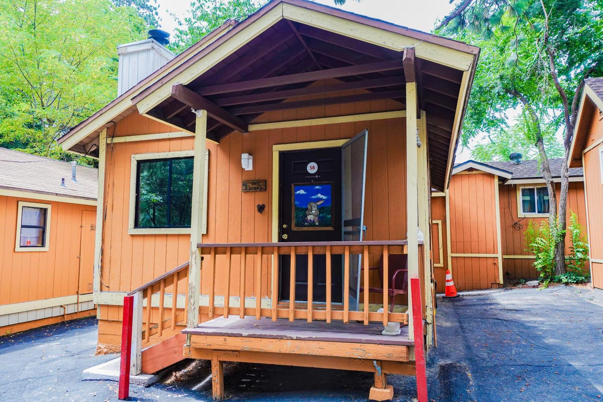 Sleepy Hollow Cabins And Hotel Crestline Esterno foto