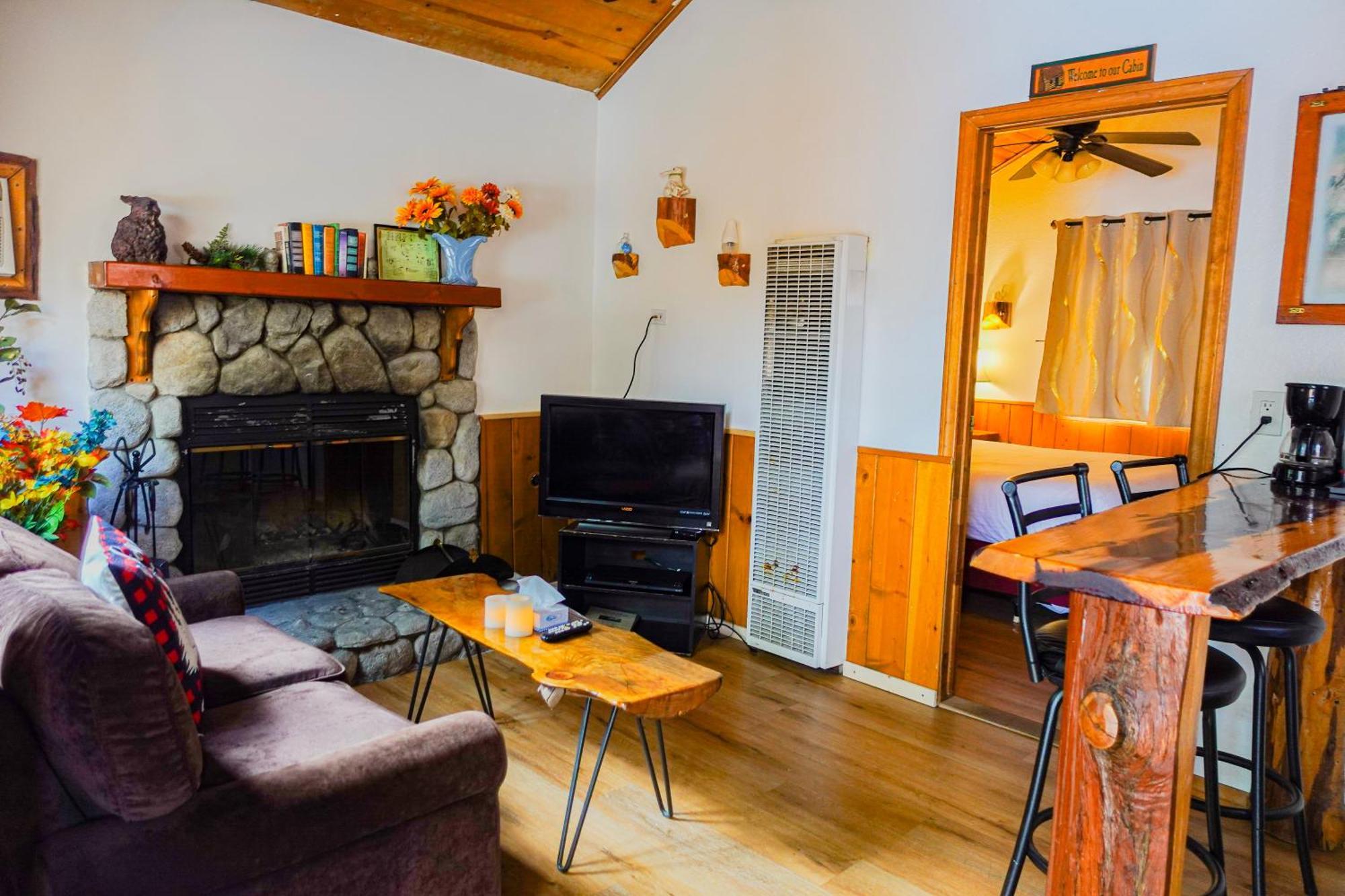 Sleepy Hollow Cabins And Hotel Crestline Esterno foto