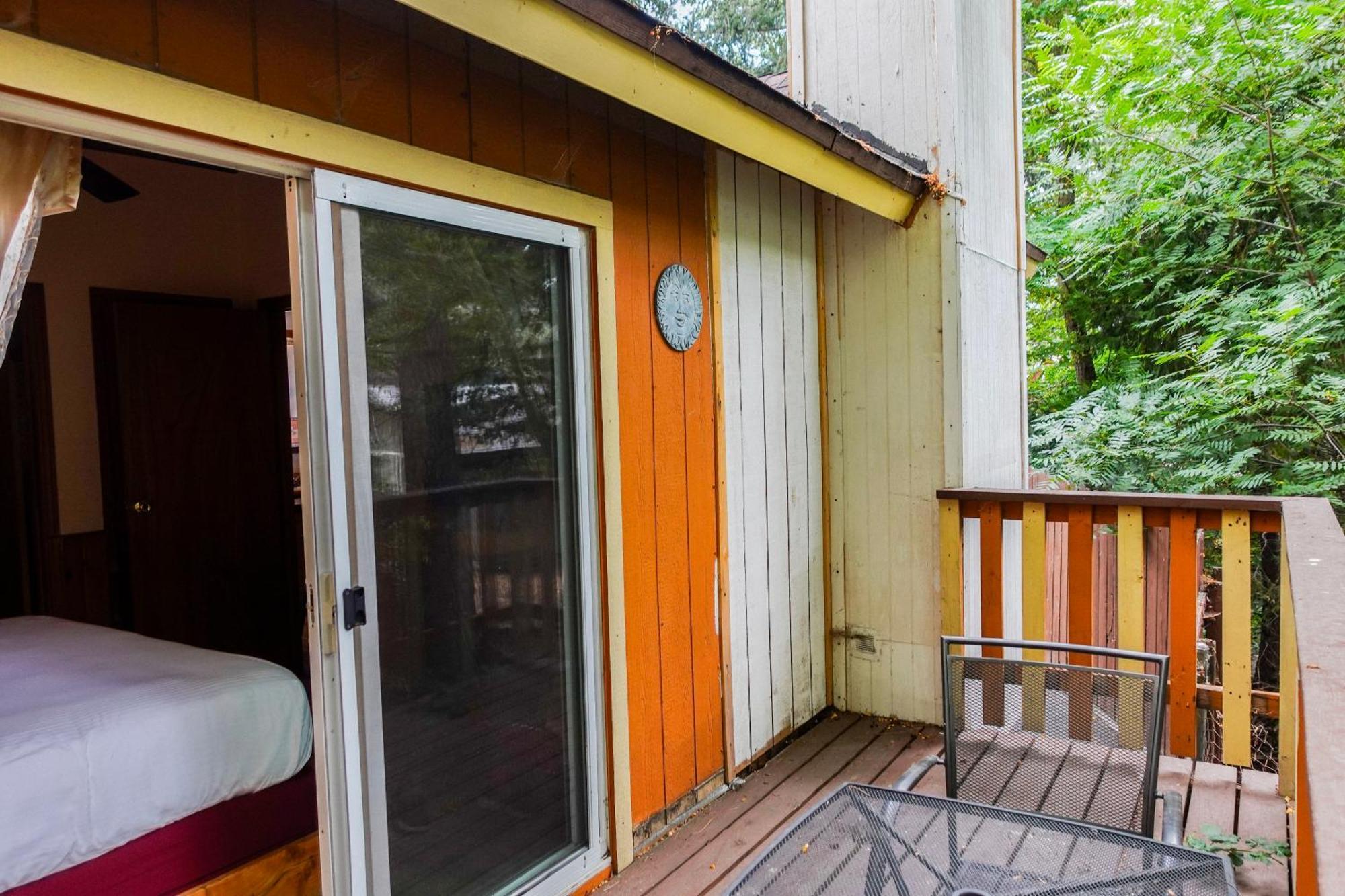 Sleepy Hollow Cabins And Hotel Crestline Esterno foto
