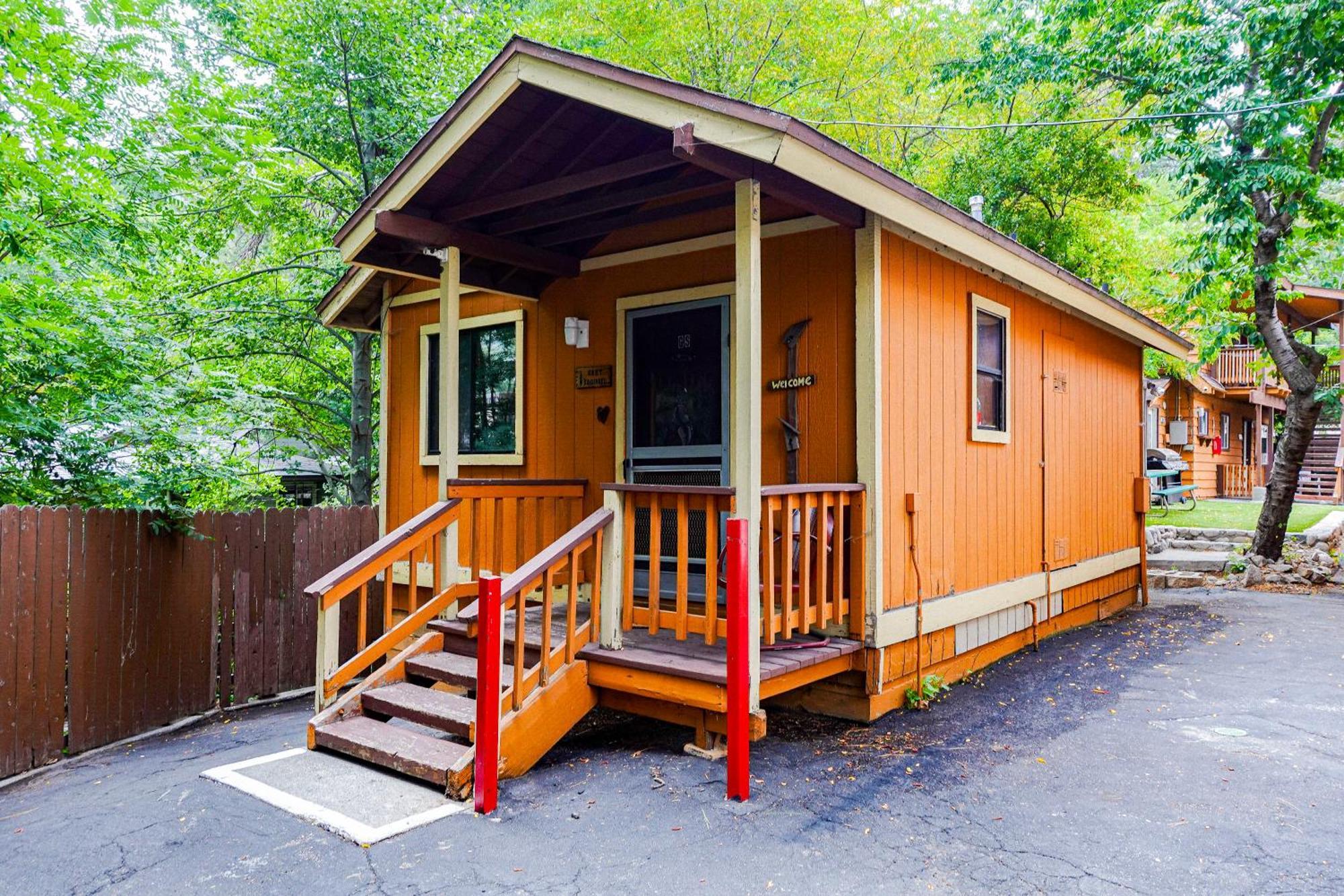 Sleepy Hollow Cabins And Hotel Crestline Esterno foto