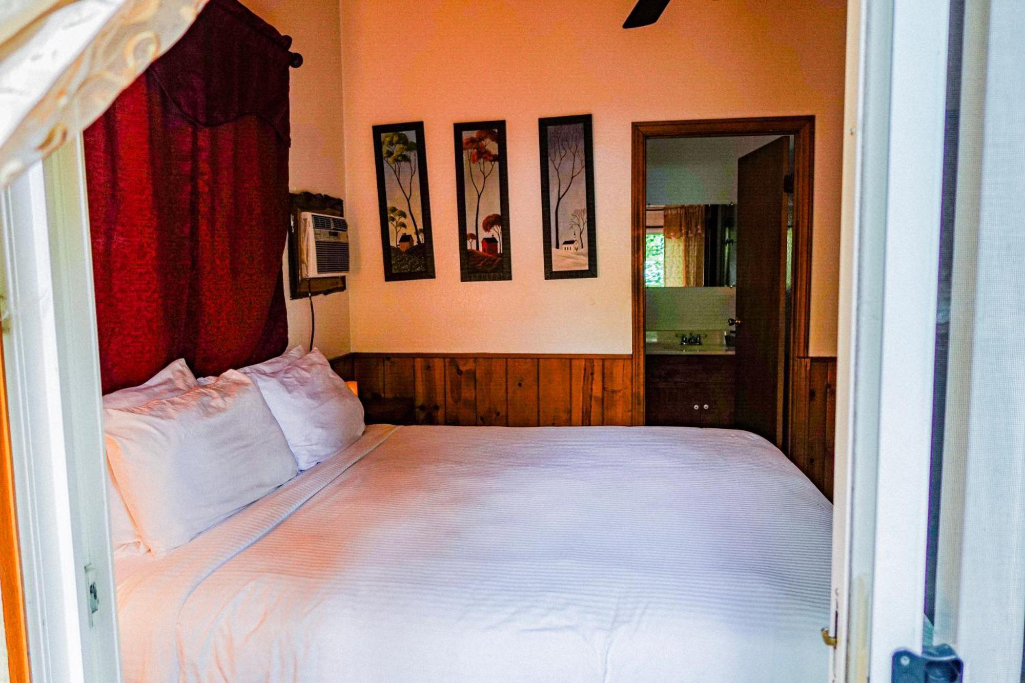 Sleepy Hollow Cabins And Hotel Crestline Esterno foto